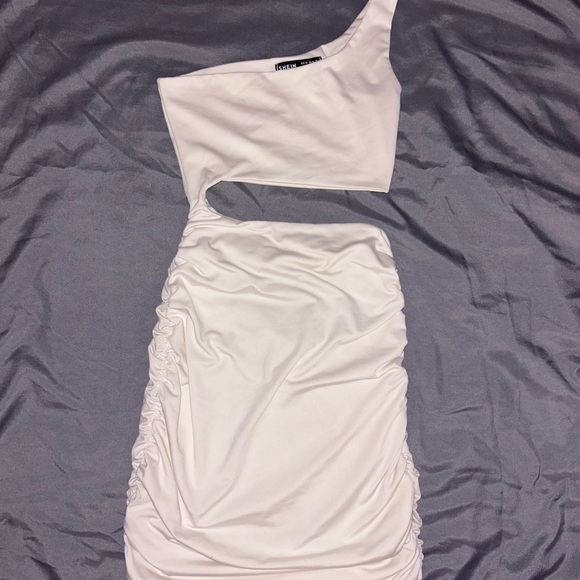 Dress - Picture 3 of 4